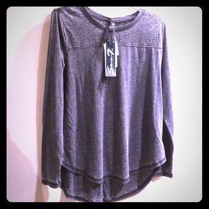 NWT Seven7 Long sleeve Shirt. Size medium